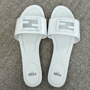 Fendi logo Slides